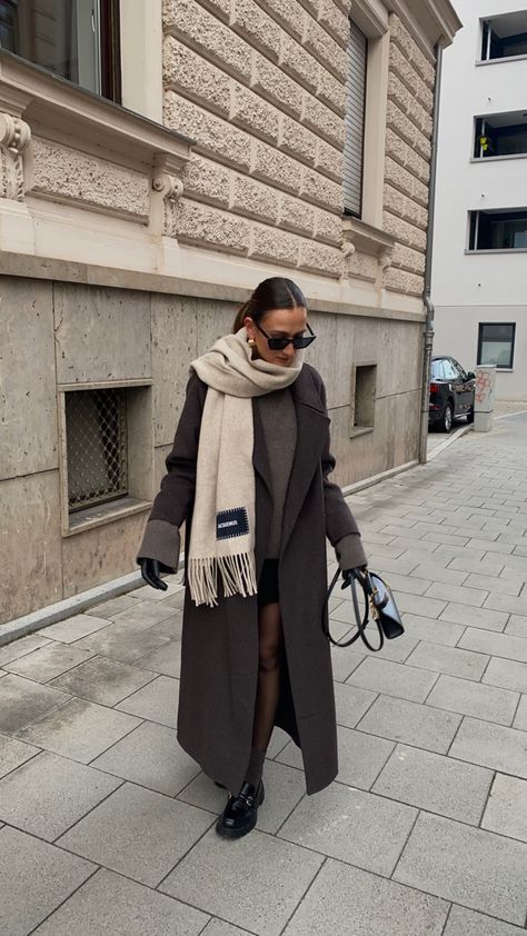 Designer Scarf Outfit Winter, Coat With Scarf, Fall Wool Coat Outfit, Coat And Scarf Outfit, Coat Scarf Outfit, Scarf Coat Outfit, Scarf And Coat Outfit, Scarf With Coat Winter, Coat Fall Outfit