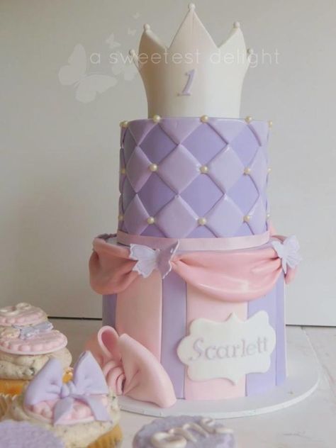 For a little princess - Cake by Sara Princess Cakes, Crown Cake, A Little Princess, Princess Cake, Sweet Delights, Pretty Pastel, Prince And Princess, Cakes And Cupcakes, Little Princess