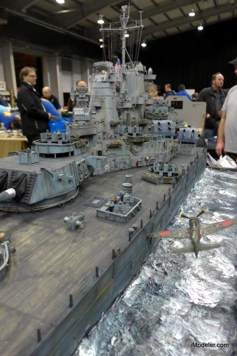 Yamato Battleship, Model Warships, Uss Missouri, Battleship Yamato, Scale Model Ships, Model Ship Building, Ship Building, Military Modelling, Military Diorama