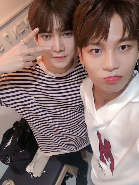 jongho & yeosang Yeosang Jongho, Woo Young, Kim Hongjoong, Dance Practice, One Team, Yg Entertainment, Record Label, How To Be Outgoing, Monsta X