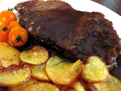 My Portuguese Kitchen: Steak With Coffee Sauce Coffee Sauce Recipe, Portuguese Dinner, Portuguese Steak, Coffee Sauce, Portuguese Kitchen, Trip To Portugal, Meat Steak, Portuguese Food, Portuguese Culture