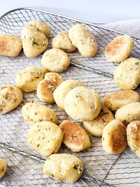 Copycat Dominos Parmesan Bites, Dominos Garlic Parmesan Bites, Chicken Parm Bites Air Fryer, Dominos Parmesan Bread Bites, Garlic Parm Chicken Bites Air Fryer, Dominoes Parmesan Bread Bites, Domino's Garlic Bread, Parmesan Bread Bites, Dominos Garlic Bread