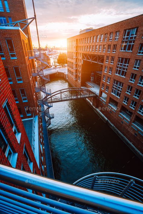 Circular Staircase, Metal Staircase, Building Modern, Warehouse District, Old Warehouse, Brick Building, Red Bricks, Modern Buildings, Design Resources