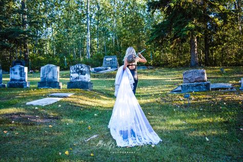 Trash The Dress Divorce, Earl Had To Die Photoshoot, Trash The Dress Photo Shoot Divorce, Divorce Photo Shoot Ideas, Divorce Photoshoot, Trash The Dress Photo Shoot, Photo Shoot Ideas, Trash The Dress, Dress Photo