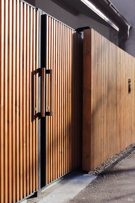 Gard Modern, Wooden Gate Designs, Home Gate Design, Wooden Gate, Gate Designs Modern, Fence Gate Design, House Fence Design, Modern Fence Design, Villain Aesthetic