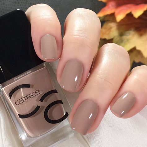 • ‘Coffee To Go’ @catrice.cosmetics Nice dark beige cream shade... no wait, this is actually a kind of latte colour... as the name suggests… Beige Nail Polish, Beige Nail, Beige Nails Design, Instagram Coffee, Beige Nails, Cream Nails, Coffee To Go, New Template, Short Nail Designs