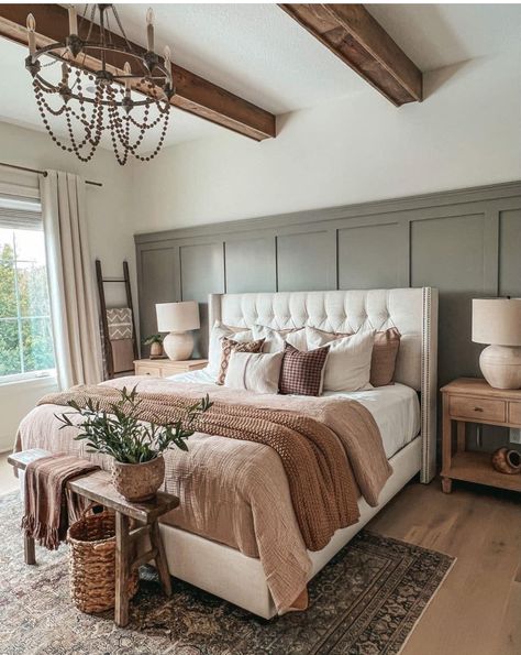 Luxury Farmhouse Bedroom, Farm Houseplans Interior, Farmhouse Kids Bedroom, Luxury Farmhouse, Farmhouse Master, Cape Cod House, Bedroom Master, Master Bedding, Modern Country