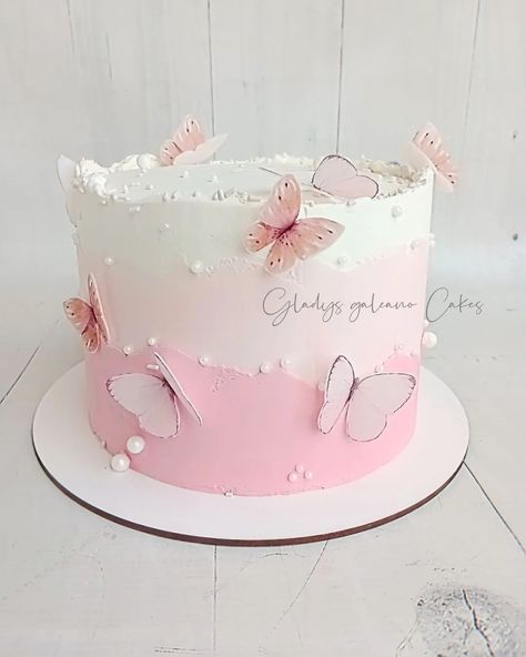 💓🩷🫶🌸 Torta 🦋🐞Butternache #reposteria #tortaspilar # tortas decoradas #buttercream Butterfly Cake Ideas, Flower Cake Design, Fondant Cakes Birthday, Butterfly Cake, Butterfly Cakes, Butterfly Drawing, Fondant Cakes, Flower Cake, Baby Birthday