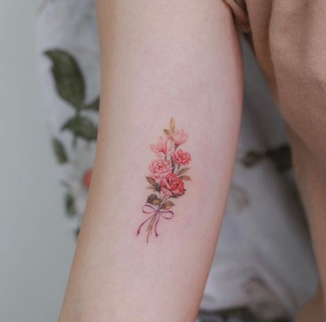 Marigold Tattoo, Mum Tattoo, Watercolor Rose Tattoos, Flower Bouquet Tattoo, Animal Tattoo Ideas, Bouquet Tattoo, Simple Tattoo Designs, Birth Flower Tattoos, Cute Tiny Tattoos