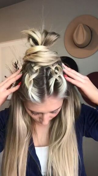 Try this braided, half-up half-down hairstyle that takes under 5 minutes to create. It’s a cute hairstyle that would be perfect to make a casual look feel put together. Victorian Era Hairstyles, Braid Half Up Half Down, Braided Half Up, Small Braids, Half Up Half Down Hair, Easy Braids, Half Up Half Down, Saved By Grace, Half Up Hair