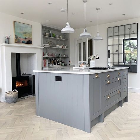 Howdens (@howdensjoinery) • Instagram photos and videos Howdens Chelford, Grey Combination, Howdens Kitchens, Cottage Kitchen Cabinets, Small Dining Room Table, Semi Custom Cabinets, Grey Kitchen Designs, Country Kitchen Cabinets, Cabinet Door Styles