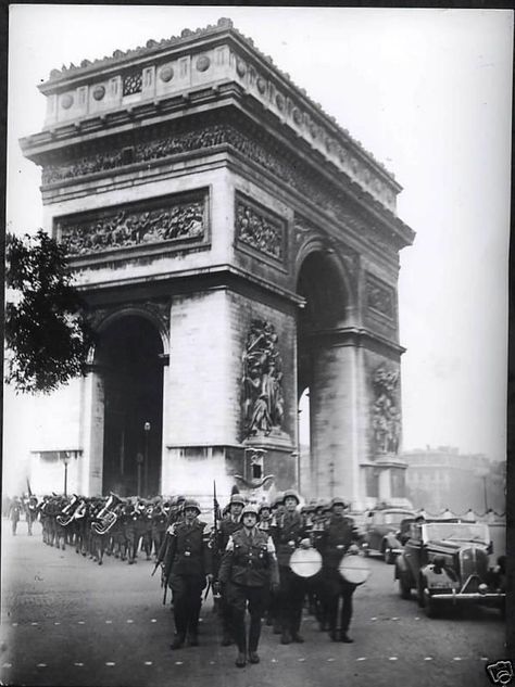 Germany Ww2, Victory Parade, Dark Times, Wwii Photos, Non Profit Organization, Vintage Paris, Interesting History, German Army, Historical Pictures