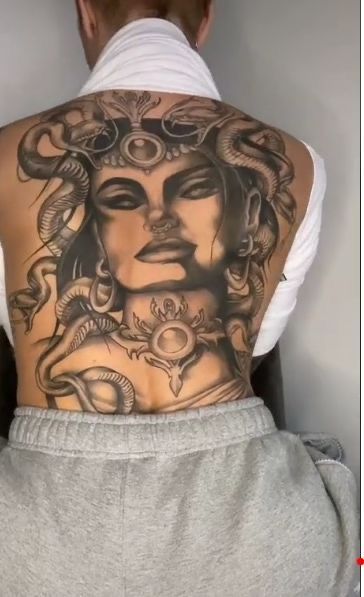 Side Hip Tattoos, Blue Butterfly Tattoo, Medusa Tattoo Design, Neck Tattoos Women, Black Girls With Tattoos, Spine Tattoos For Women, Fire Tattoo, Medusa Tattoo, Rosen Tattoo