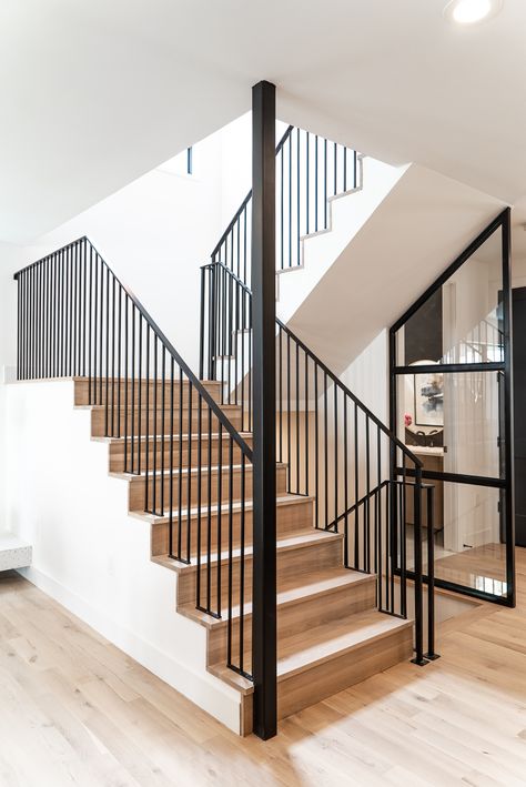 Black Steel Railing Stairs, Black Metal Banister, Vertical Black Metal Stair Railing, Banister Makeover, Metal Stair Railing, Staircase Landing, Timber Staircase, Iron Stair Railing, House Staircase