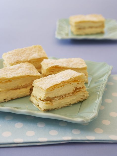 French vanilla slice Vanilla Slice Recipe, Vanilla Slice, Butter Puff Pastry, Slice Recipe, Square Cake Pans, Custard Powder, Special Desserts, Slices Recipes, Vanilla Custard