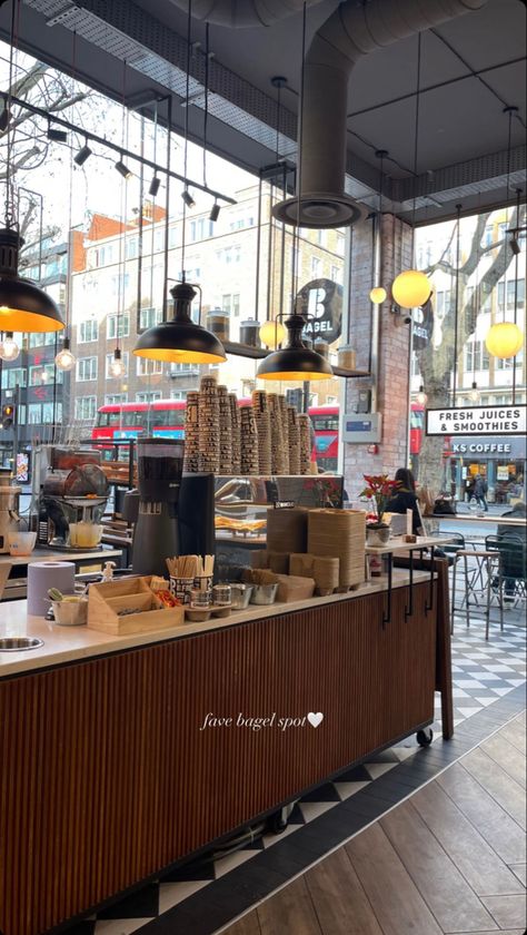 Bagel Shop Aesthetic, Nyc Cafe Aesthetic, Bagels Nyc, University Vibes, New York Bagels, Bagel Cafe, Nyc Bakery, Nyc Coffee Shop, Bakery New York