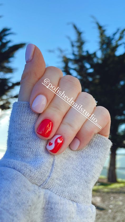 Valentines Day Nails Different Colors, Valentine’s Day Manicure Short Nails, Valentines Day Nails No French Tip, Valentines Day Accent Nail, Val Times Day Nails, Valentines Day Nails Regular Polish, Simple Valentine Nails Short, Valentines Manicure Short Nails, Valentine’s Day Nails On Natural Nails