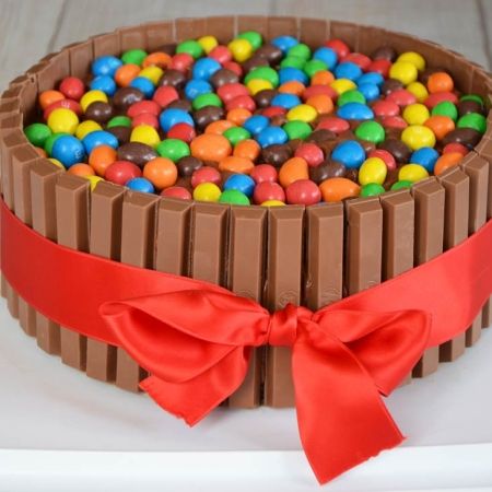 Recette gâteau kit kat – Birthday Party Cake Chocolat Aesthetic, Candy Basket, Almond Nut, Starchy Foods, Best Oatmeal, Steak And Eggs, Fun Games For Kids, Organic Sugar, Birthday Party Cake