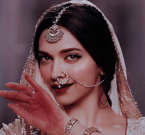 Bajirao Mastani, Dipika Padukone, Deepika Padukone Style, Indian Photoshoot, Nose Pin, Bridal Outfit, Vintage Bollywood, Desi Aesthetic, Nose Jewelry