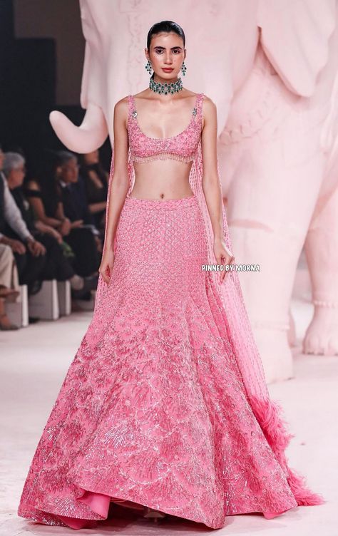 India Traditional Dress, Falguni Shane Peacock, Indian Bridesmaid Dresses, Pink Lehenga, Indian Dresses Traditional, Traditional Indian Outfits, Indian Bridal Dress, Unique Prom Dresses, Ethnic Outfits