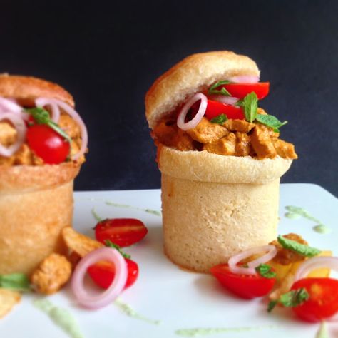 Bunny Chow South African Kota, Chicken Bunny Chow Recipe, South African Foods, Bunny Chow Recipe South Africa, Breakfast Canapes, South African Snacks, South African Bunny Chow, Bunny Chow Recipe, Chicken And Potato Curry