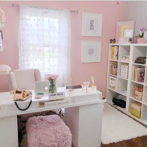 Becoming Organized, Home Office Inspo, Girly Home Office, Pink Home Office, Using A Planner, Pink Office Decor, Girly Office, Feminine Home Offices, Boss Office