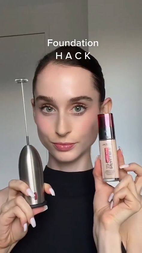 Foundation Tutorials Flawless, Foundation Hacks Flawless, Foundation Hacks, How To Make Foundation, Foundation Tutorials, Foundation Tips, Long Lasting Foundation, Quick Makeup, Foundation Application