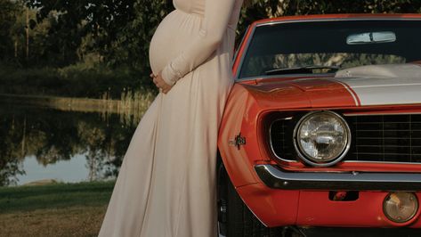 Classic car maternity photo shoot Maternity Pictures With Car, Race Car Maternity Pictures, Car Maternity Pictures, Maternity Car Photoshoot, Vintage Car Maternity Shoot, Car Maternity Shoot, Car Pose, Car Shoot, Classic Car Photoshoot