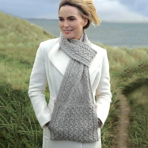 Irish Clothing, شال كروشيه, Merino Wool Scarf, Grey Scarf, Loop Scarf, Scarf Knitting Patterns, Crochet Cowl, Knit Stitch Patterns, Pull Through