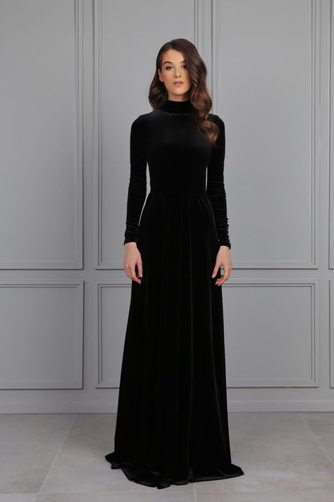 Black Bridesmaid Dresses With Sleeves, Black Velvet Bridesmaid Dresses, Slay Fashion, Symphony Dress, Velvet Dressing Gown, Black Bridesmaid, Velvet Dress Long, Bridesmaid Attire, Wardrobe Makeover