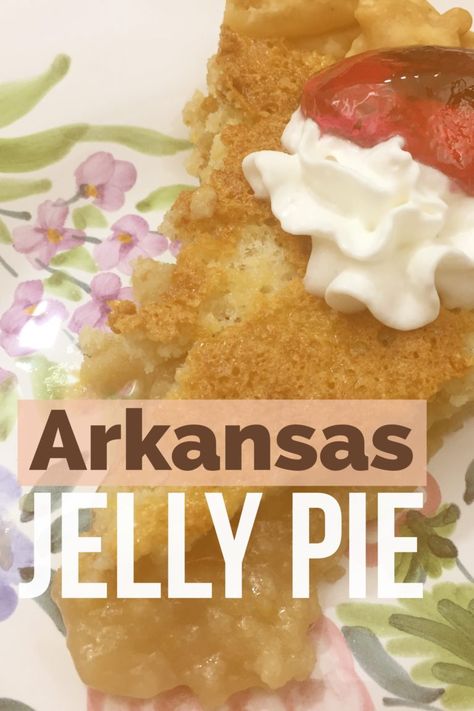 Jelly Pie does exist! But is it good? Is it worthy of being named “Arkansas’s Favorite Pie”? Water Pie Recipe, Cake Mix Muffins, Currant Jelly, Homemade Jelly, State Foods, Favorite Pie, Food History, Homemade Pie, Harvest Moon