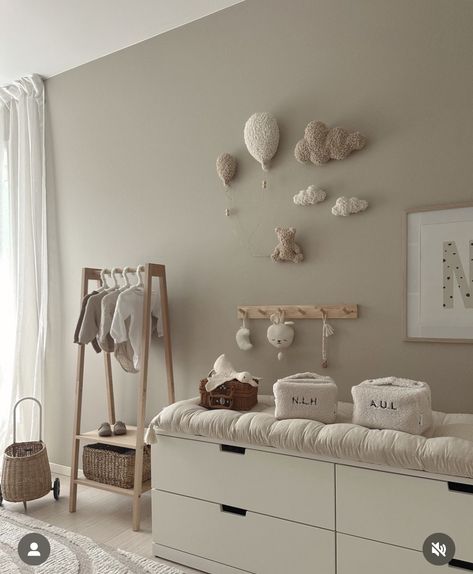 Ferm Living Nursery, Minimal Baby Room, Safari Baby Room, Minimal Nursery, Baby Room Closet, Beige Nursery, Bedroom Ideas For Small Rooms Cozy, Baby Room Neutral, Baby Boy Room Decor