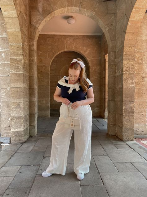 Curvy Italian Outfits, French Outfit Plus Size, Trendy Summer Outfits Plus Size, Linen Pants Outfit Curvy, Plus Size Style Summer, Midsize Linen Pants Outfit, Italian Summer Outfits Plus Size, Plus Size European Fashion, Preppy Plus Size Outfits