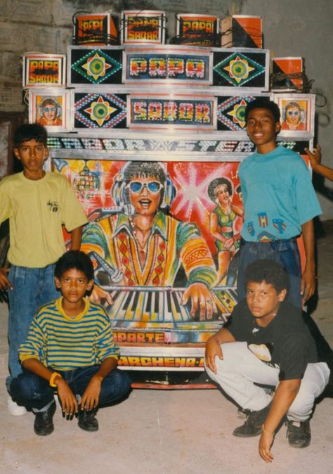 These Bold Technicolor Photos Capture the Golden Age of Afro-Colombian Picó Culture - Picó culture helped build community for black Colombians on the country's coast. Afro Colombian, Colombian Culture, Build Community, Sound Systems, Historical People, African Diaspora, The Golden Age, Sound System, The Sound