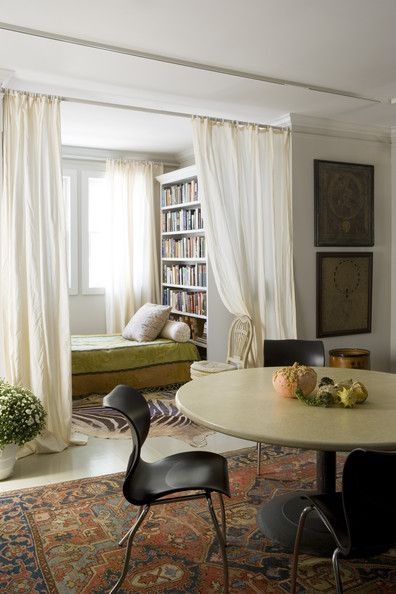 Perfect little reading nook with curtains! Needs more pillows I think.. Window Nook, Reading Nooks, Home Libraries, Cozy Reading Nook, Cozy Nook, Home Library, Guest Bedrooms, Window Seat, Interior Ideas