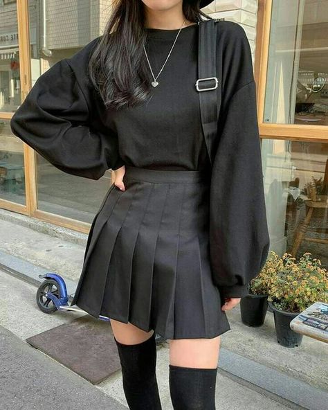 Tennis Skirt Outfit, Korean Girl Fashion, Ulzzang Fashion, E Girl, Mode Inspo, Kpop Fashion Outfits, Teenage Fashion Outfits, Edgy Outfits, Korean Outfits