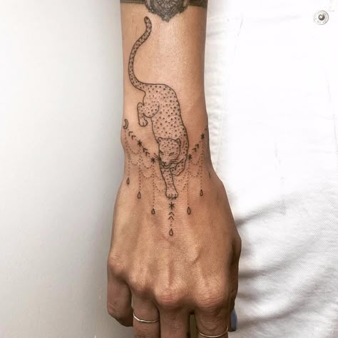 Jaguar Tattoo, Leopard Tattoos, Petit Tattoo, Inspiration Tattoos, Hand Tattoo, Pattern Tattoo, Little Tattoos, Piercing Tattoo, Mini Tattoos