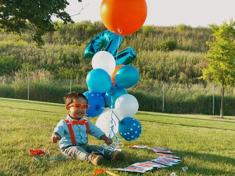 Blippi Photoshoot, 2nd Birthday Party For Boys, Foto Baby, Boy Birthday Parties, 2nd Birthday Parties, Baby Photoshoot, 2nd Birthday, Kids Party, Photo Ideas