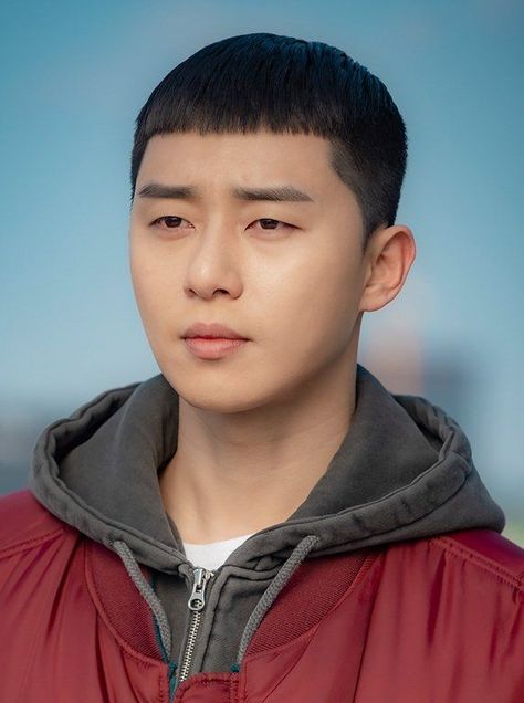 France Crop Hair Men, Park Seo Joon Abs, Korean Haircuts, Asian Hairstyles, Chin Length Haircuts, Korean Haircut, New Korean Drama, Crop Haircut, Donny Pangilinan