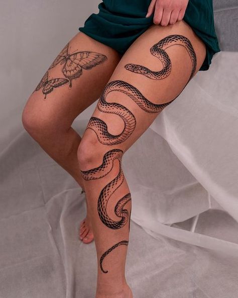 Snake Tattoo Body Women, Tattoo Ideas Snake Leg, Snake Down Leg Tattoo, Snake Torso Tattoo Women, Snake On Leg Tattoo Woman, Snake Going Up Leg Tattoo, Tattoo Snake Thigh, Up The Leg Tattoos, Snake On Knee Tattoo