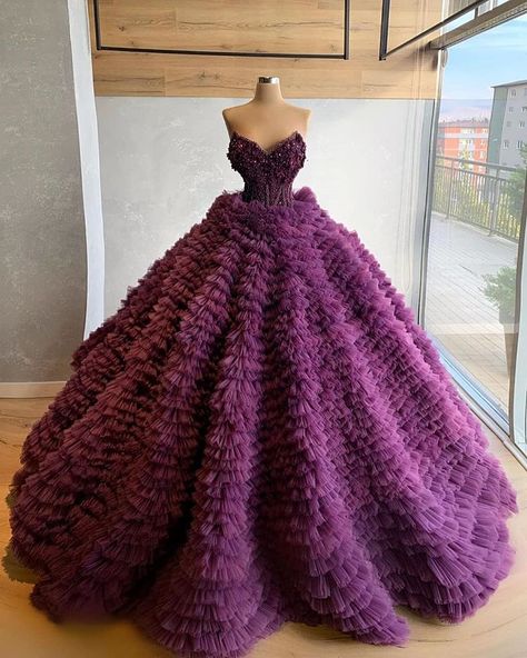 Gown For Debut, 1999 Outfits, Goddess Exclusive, Violet Gown, Luxury Home Office, Purple Ball Gown, Prom Dress Elegant, Net Gowns, Prom Dresses Elegant