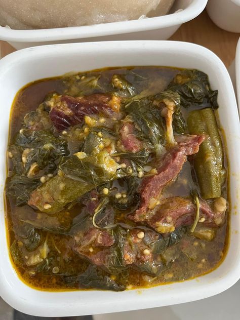 Guinean Food, Angolan Food, Angola Aesthetic, Callaloo Recipe, Congolese Food, African Recipe, African Recipes Nigerian Food, Clean Meal Prep, Africa Food