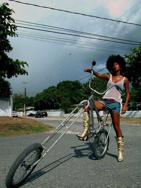 Lowrider Bicycle, Bike Cart, Modern Bicycle, Bicycle Rims, Lowrider Bike, Bike Engine, Riding A Bike, Chopper Bike, I Want To Ride My Bicycle