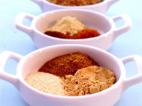 Tandoori Masala Spice Mix Mild Curry Powder Recipe, Diy Spice Mix, Moroccan Lentil Soup, East Indian Food, Cajun Spice Mix, Indian Butter Chicken, Masala Spice, Spice Mix Recipes, Tandoori Masala