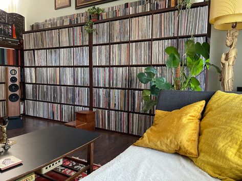 Listening Room Ideas, Record Room Ideas, Music Listening Room, Basement Music Room, Listening To Vinyl, Vinyl Record Room, Audiophile Room, Record Ideas, Kallax Shelving