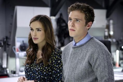 Still of Iain De Caestecker and Elizabeth Henstridge in Agents of S.H.I.E.L.D. (2013) Fitz Simmons, Marvel Shield, Elizabeth Henstridge, Iain De Caestecker, Melinda May, Fitz And Simmons, Tv Show Couples, Marvel Agents Of Shield, Phil Coulson