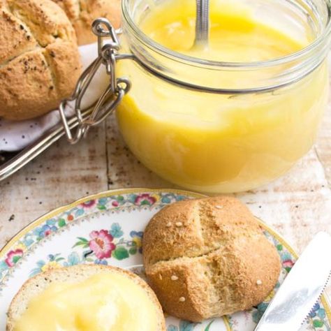 How to Make Sugar Free Lemon Curd Keto Lemon Curd, Sugar Free Lemon Curd, Sugar Free Strawberry Jam, Sugar Free Nutella, Lchf Dessert, British Foods, Easy Lemon Curd, Homemade Lemon Curd, Sweet Sauces