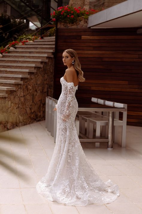 Elegant Long Sleeve Wedding Dresses, Wona Concept, Wedding Dress Low Back, Wedding Dress Shop, Pretty Wedding Dresses, Fancy Wedding Dresses, Wedding Dress With Veil, Dream Wedding Ideas Dresses, Modern Boutique