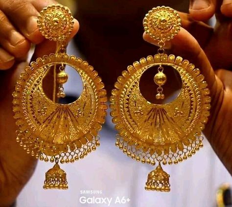 Chaandbaali Earrings Gold, Kan Bala Gold, Chandbali Earrings Gold, Bengali Marriage, Dubai Jewellery, Gold Earing, Chand Bali, Unique Gold Jewelry Designs, Wedding Jewelry Sets Bridal Jewellery