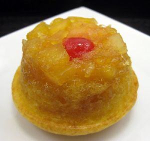 Pineapple Upside Down Cake Stone Wave Recipes, Pineapple Upside Down Cakes, Mini Pineapple Upside Down Cakes, Upside Down Cakes, Easy Microwave Recipes, Microwave Cooker, Microwave Cake, Cooking Stone, Cooking Dried Beans